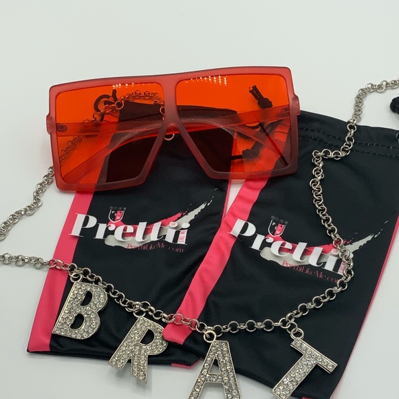 Oversized Lightweight Sunglasses - Picture 3 of 3